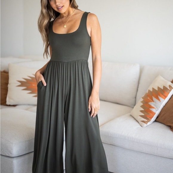 Sozy Pants - Sozy Chanel Jumpsuit in Forest Green